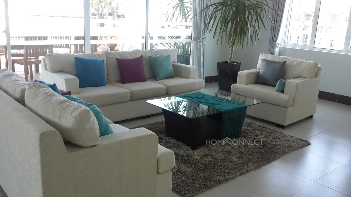 Large 3 bedroom penthouse close to Russian Market