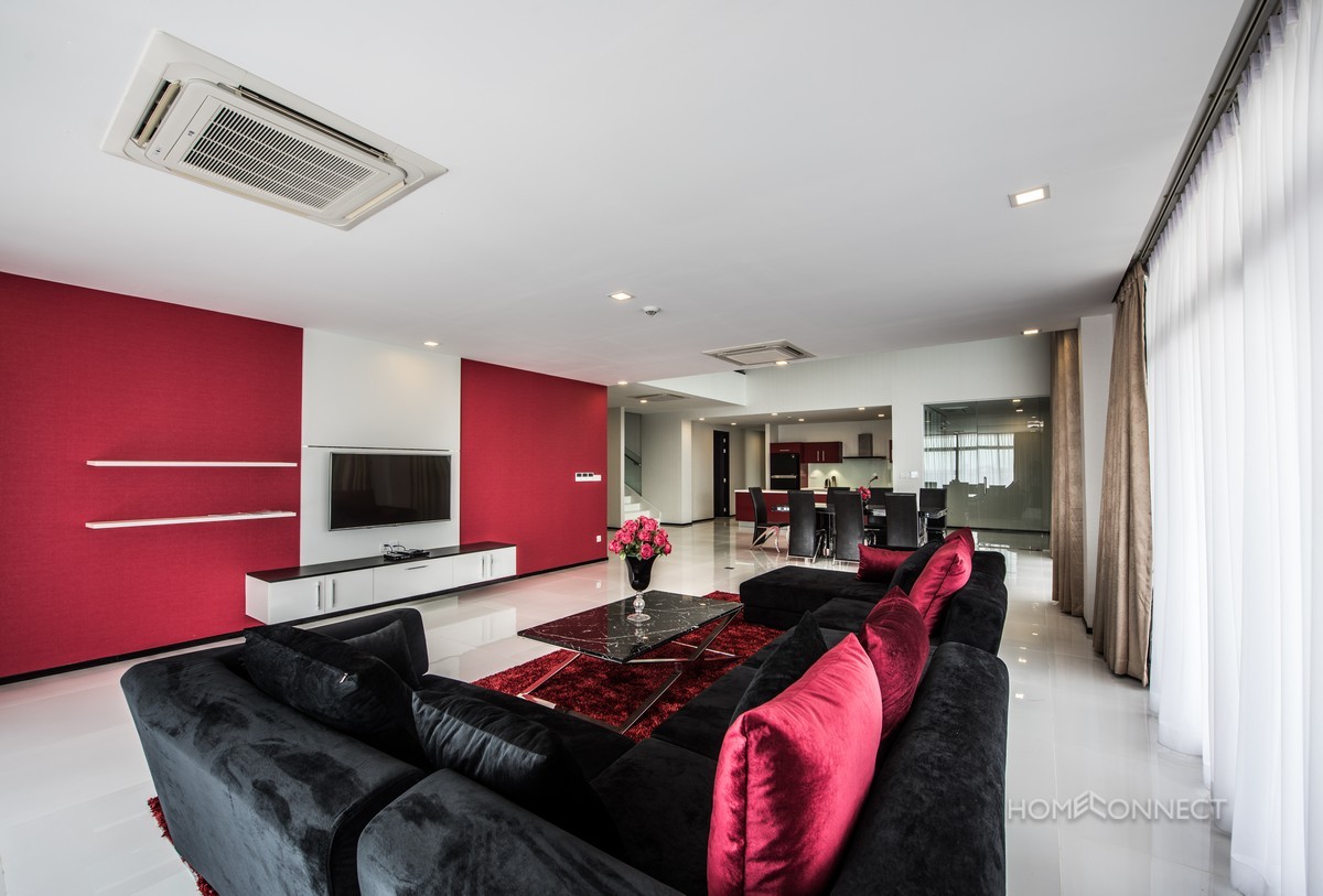 Luxury 4 bedroom duplex in Daun Penh