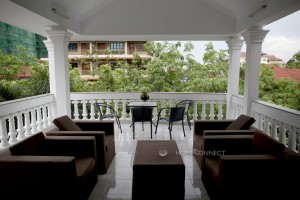 Large 1 Bedroom Apartment with Terrace in BKK1