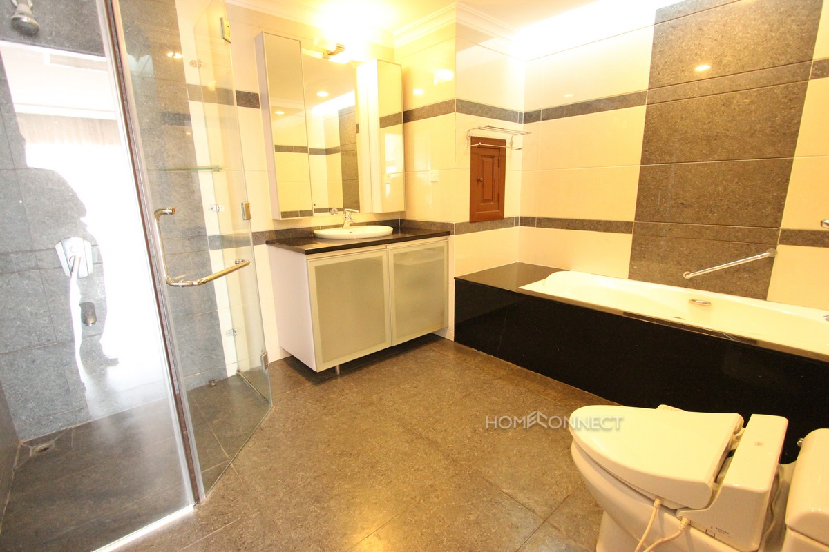 Spacious modern 3 bedroom apartment in Toul Kork