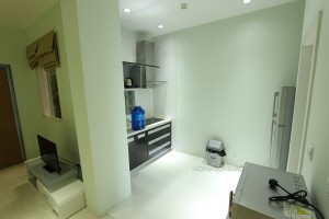 Modern Central 1 Bedroom Apartment in Daun Penh