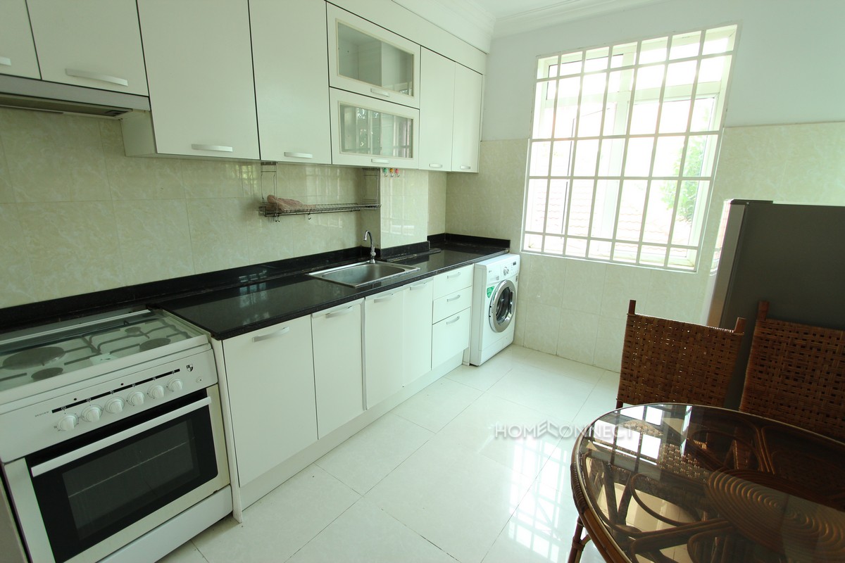 Spacious 2 bedroom apartment near Russian Market