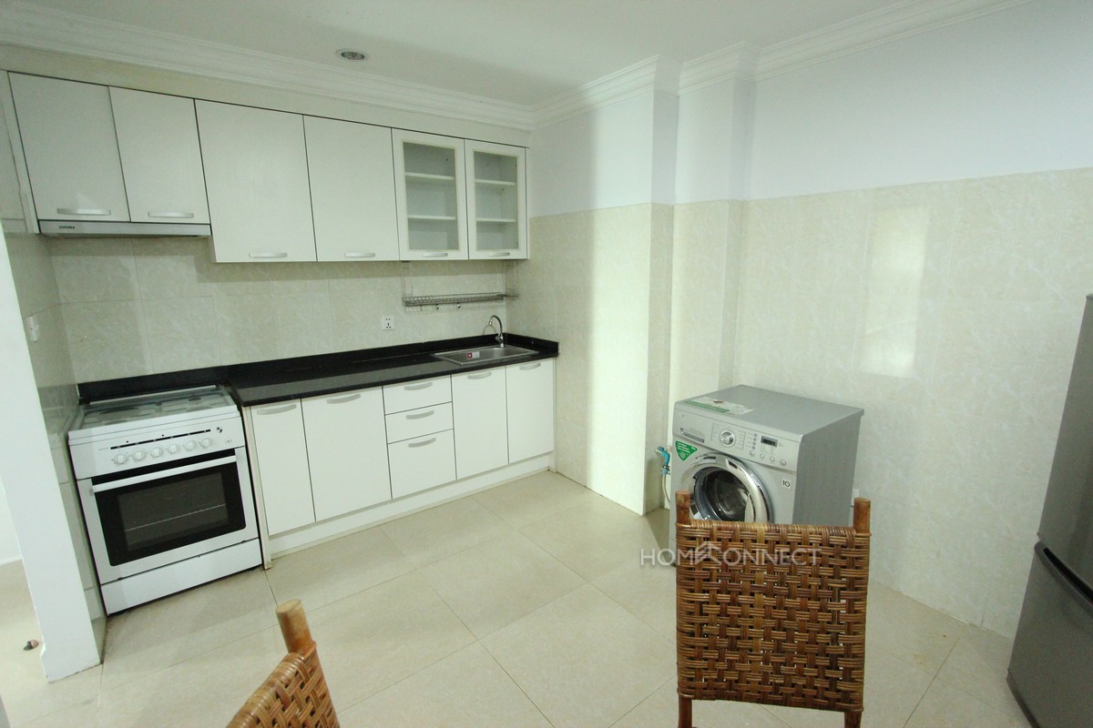 Spacious 2 bedroom apartment near Russian Market