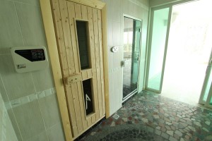 Modern 1 bedroom apartment close to Russian market