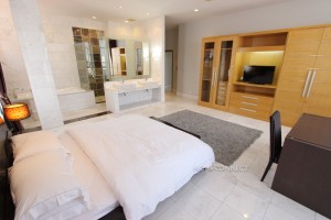 Fabulous 3 Bedroom Apartment in Daun Penh