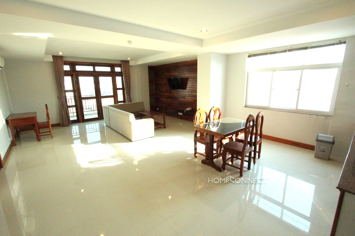 Large 2 Bedroom Apartment in Central Phnom Penh