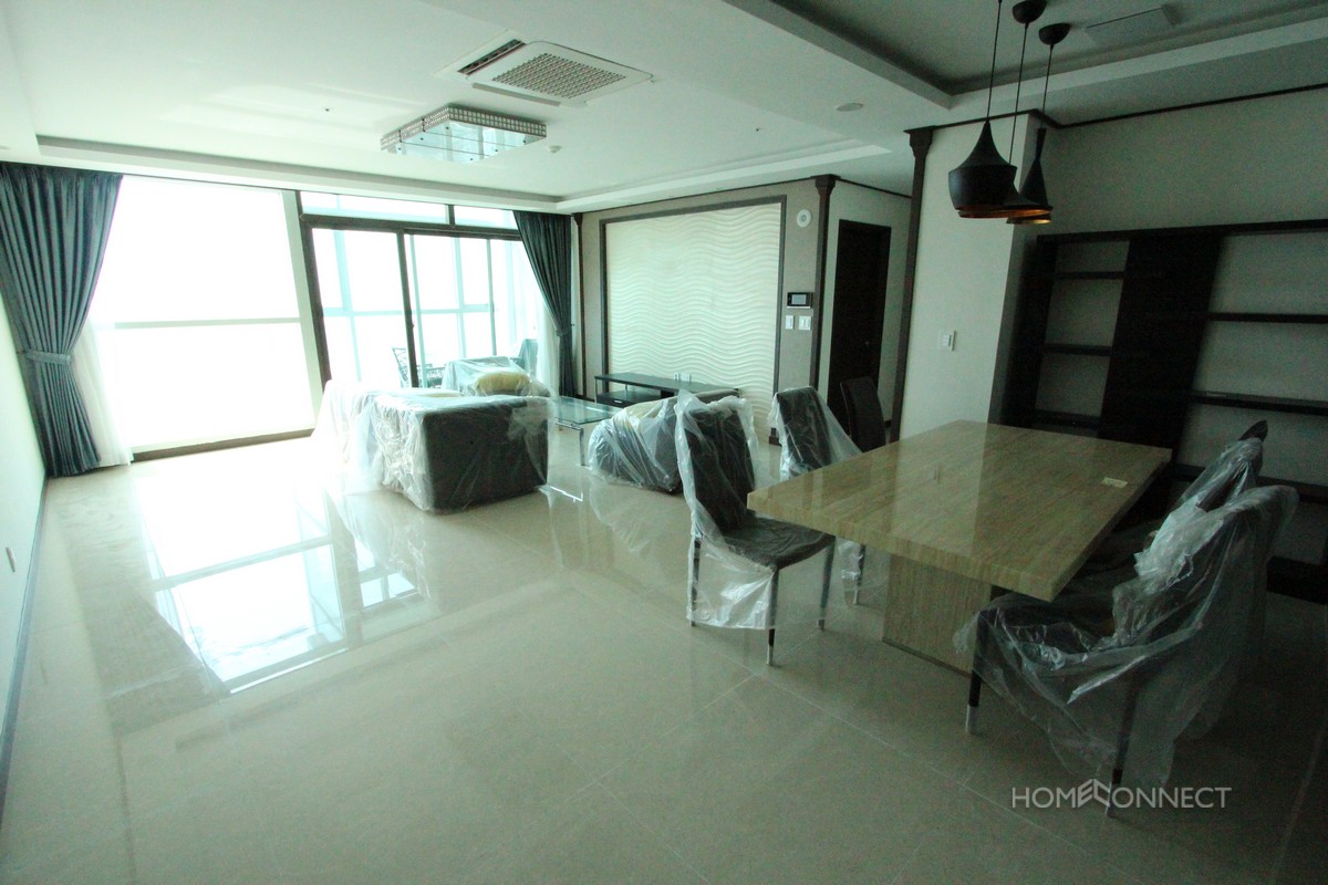 Luxury 4 bedroom condo in the heart of BKK1