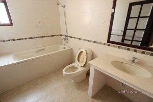 Large 1 bedroom apartment in BKK1