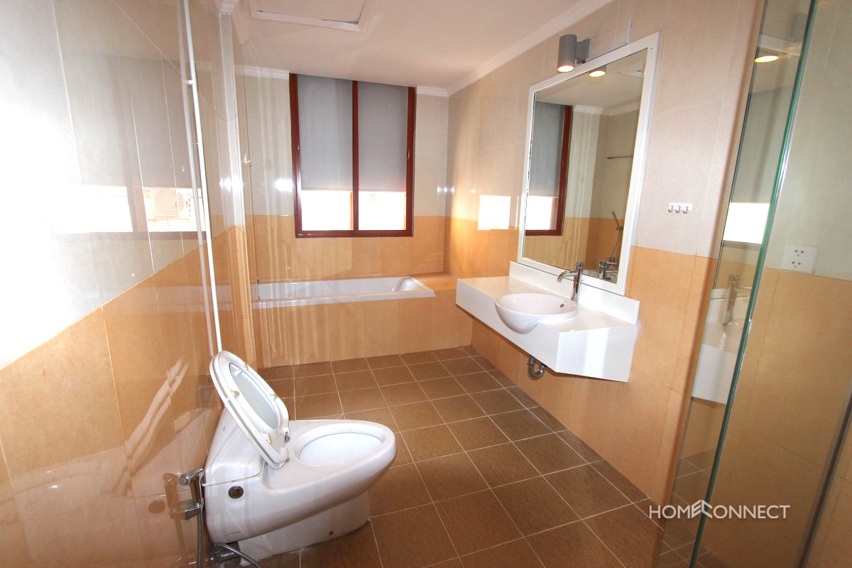 Large Central Apartment in BKK1| Phnom Penh