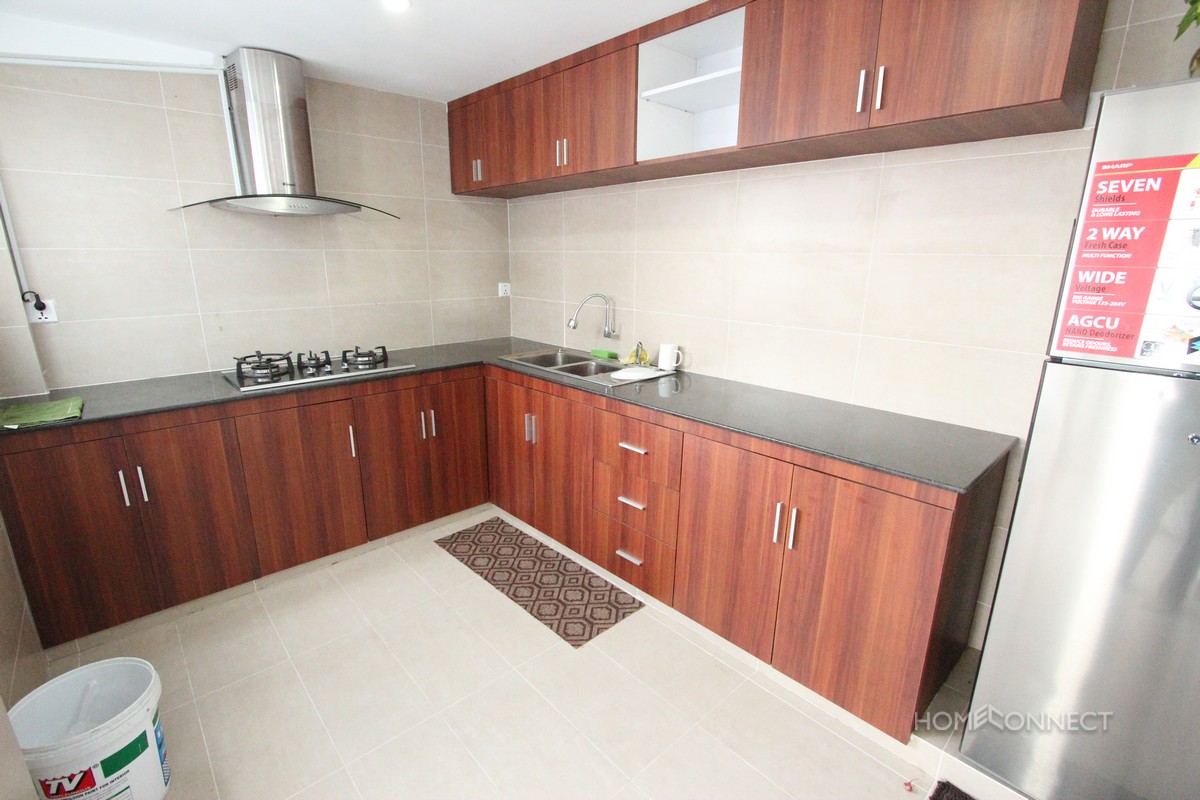 Large 3 bedroom apartment in 7 Makara, Phnom Penh