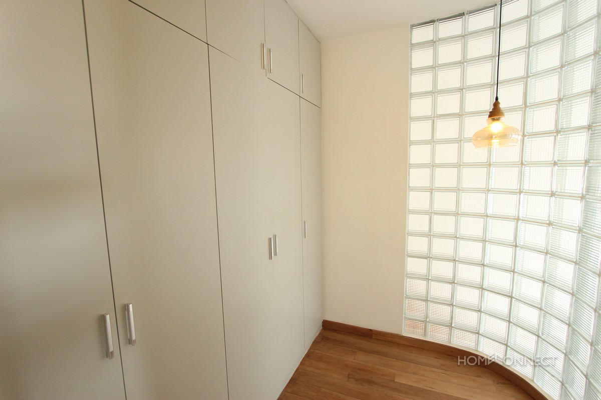 Modern 3 bedroom apartment close to Riverside | Phnom Penh