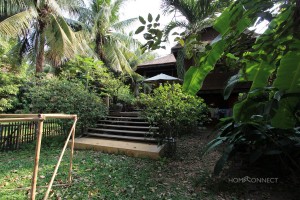 Traditional 2 bedroom Khmer villa in Chroy Chungva