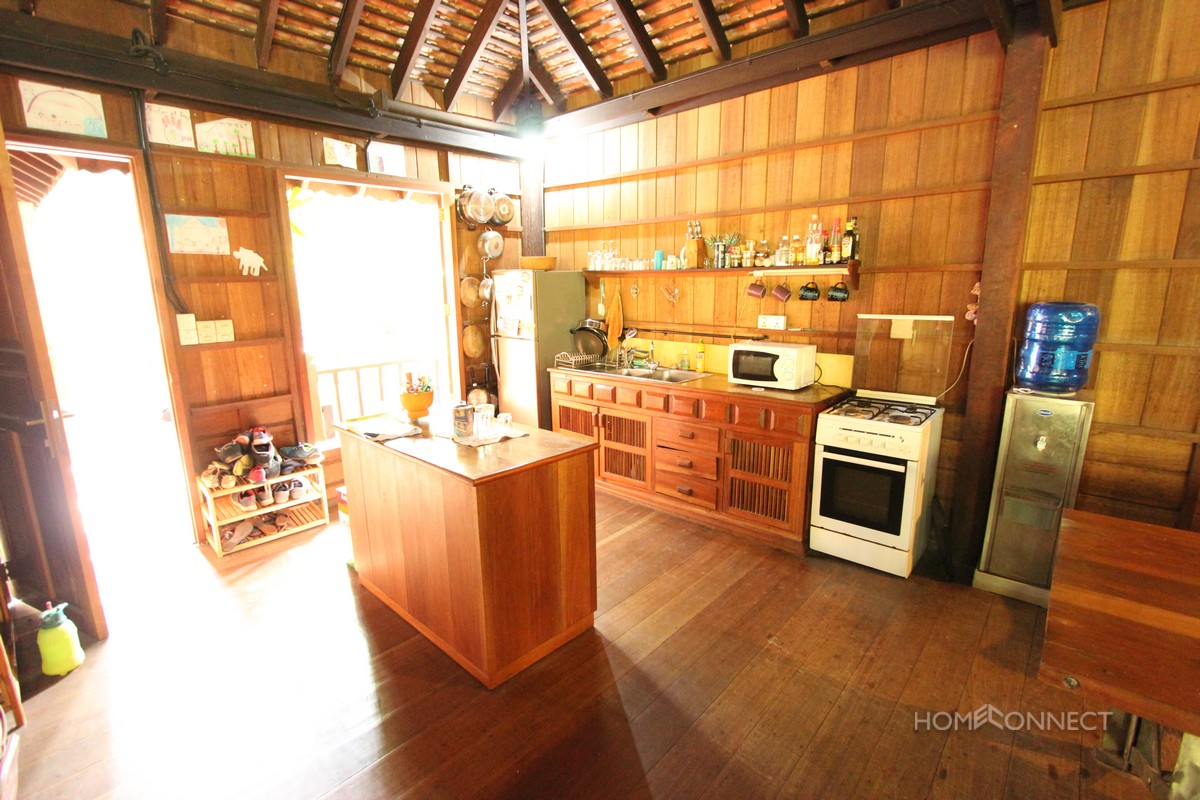 Traditional 2 bedroom Khmer villa in Chroy Chungva