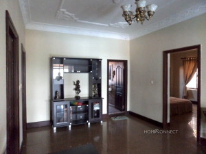 Comfortable 3 Bedroom Apartment in Boeung Trabek | Phnom Penh