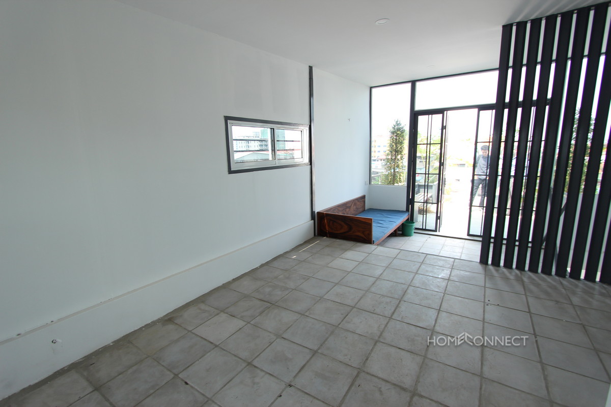 Newly renovated 1 Bedroom Apartment For Sale in 7 Makara | Phnom Penh