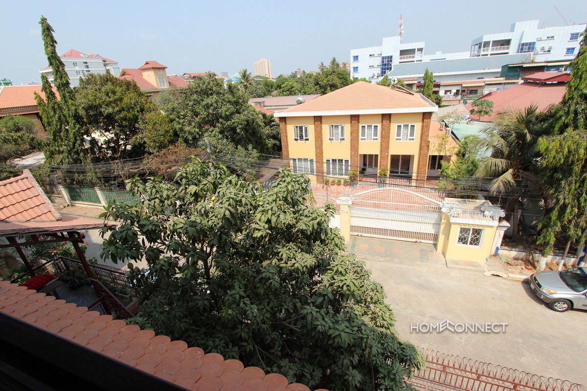 Comfortable 3 Bedroom Apartment in Boeung Trabek | Phnom Penh