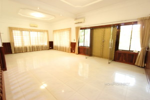 Central Family Villa Near the Independence Monument | Phnom Penh