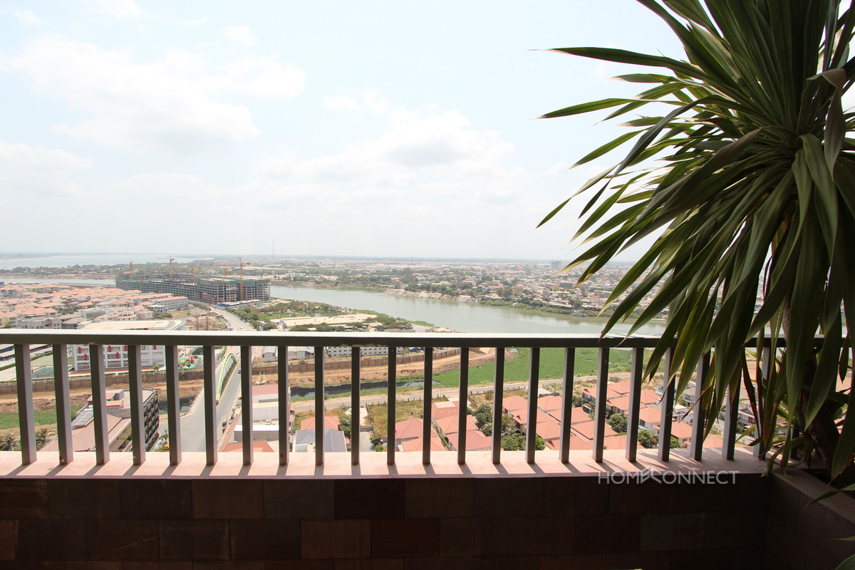 Modern 2 Bedroom Condominium in Tonle Bassac | Phnom Penh