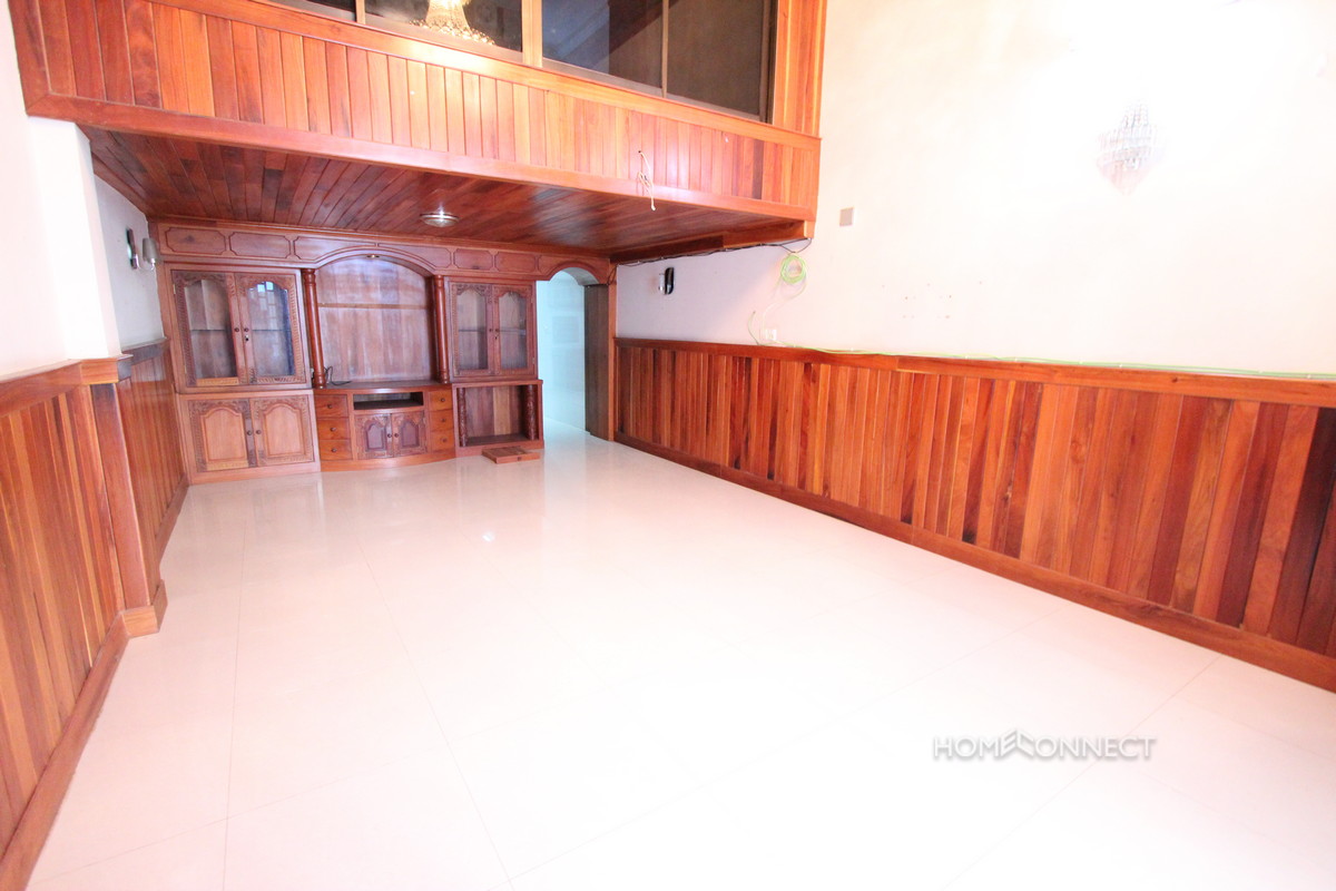 Comfortable 4 Bedroom Townhouse in Boeung Tumpun | Phnom Penh