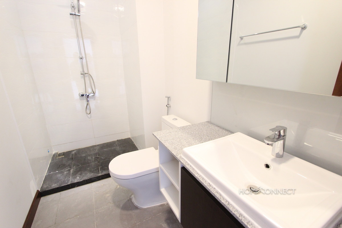 Western Style Modern Apartment Close to Independence Monument | Phnom Penh