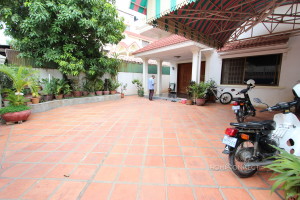 Large and Spacious 5 Bedroom Villa in Tonle Bassac | Phnom Penh