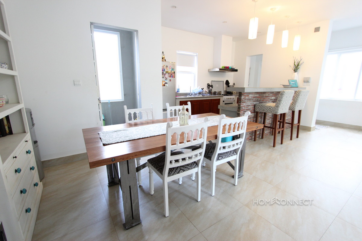 Spacious 2 Bedroom Apartment Close to Independence Monument | Phnom Penh