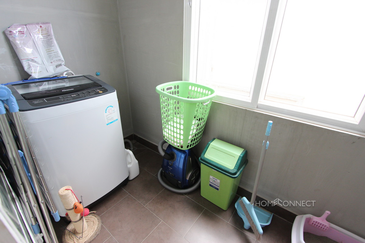 Spacious 2 Bedroom Apartment Close to Independence Monument | Phnom Penh