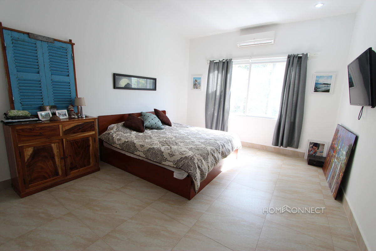 Spacious 2 Bedroom Apartment Close to Independence Monument | Phnom Penh
