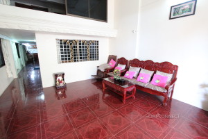 Pleasant 3 Bedroom Apartment in the Riverside Area | Phnom Penh Real Estate