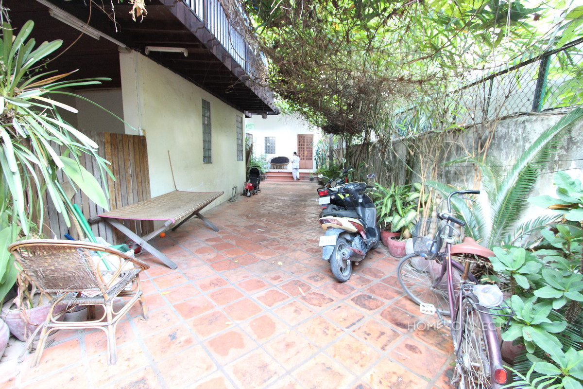 Traditional 2 Bedroom Apartment Near the Russian Market | Phnom Penh Real Estate