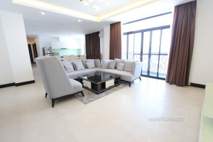 Large 3 Bedroom Apartment in Wat Phnom | Phnom Penh Real Estate