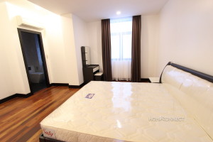 Large 3 Bedroom Apartment in Wat Phnom | Phnom Penh Real Estate