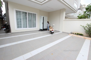 Large Family Sized 4 Bedroom Villa Near Northbridge School | Phnom Penh Real Estate