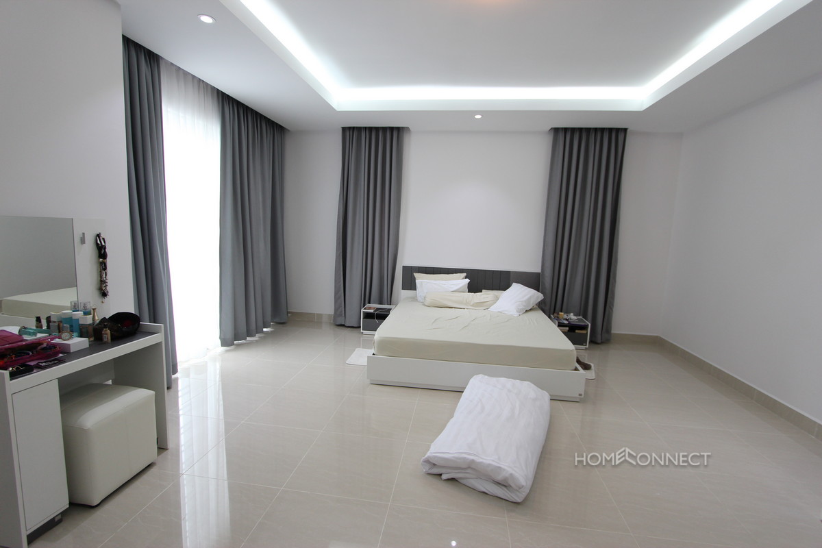 Large Family Sized 4 Bedroom Villa Near Northbridge School | Phnom Penh Real Estate