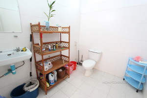 Spacious Apartment Near the Royal Palace | Phnom Penh Real Estate