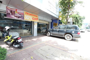 Large Shopfront Near the Olympic Stadium | Phnom Penh Real Estate