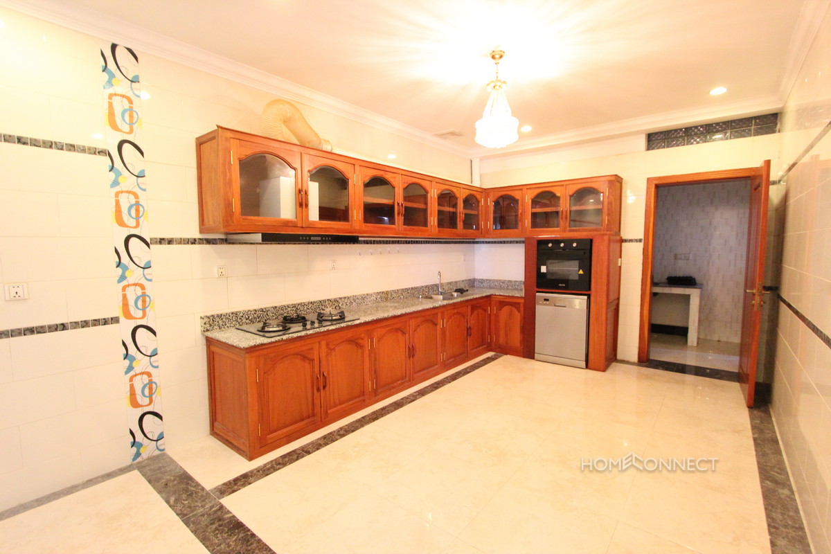 Large and Secure 5 Bedroom Villa in Tonle Bassac| Phnom Penh Real Estate