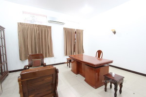 Large Garden 4 Bedroom Villa In The Heart Of BKK1 | Phnom Penh Real Estate