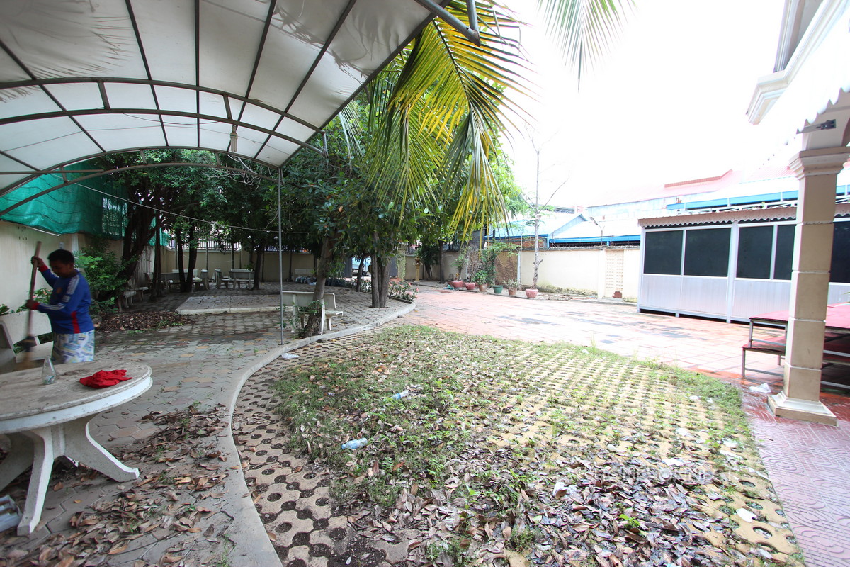 Large Garden Villa Near the Russian Market | Phnom Penh Real Estate