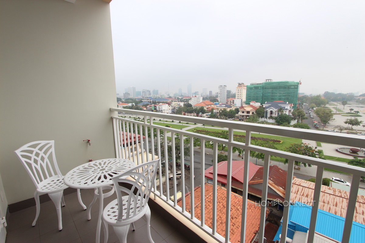 Luxurious 2 Bedroom Apartment in Tonle Bassac | Phnom Penh Real Estate