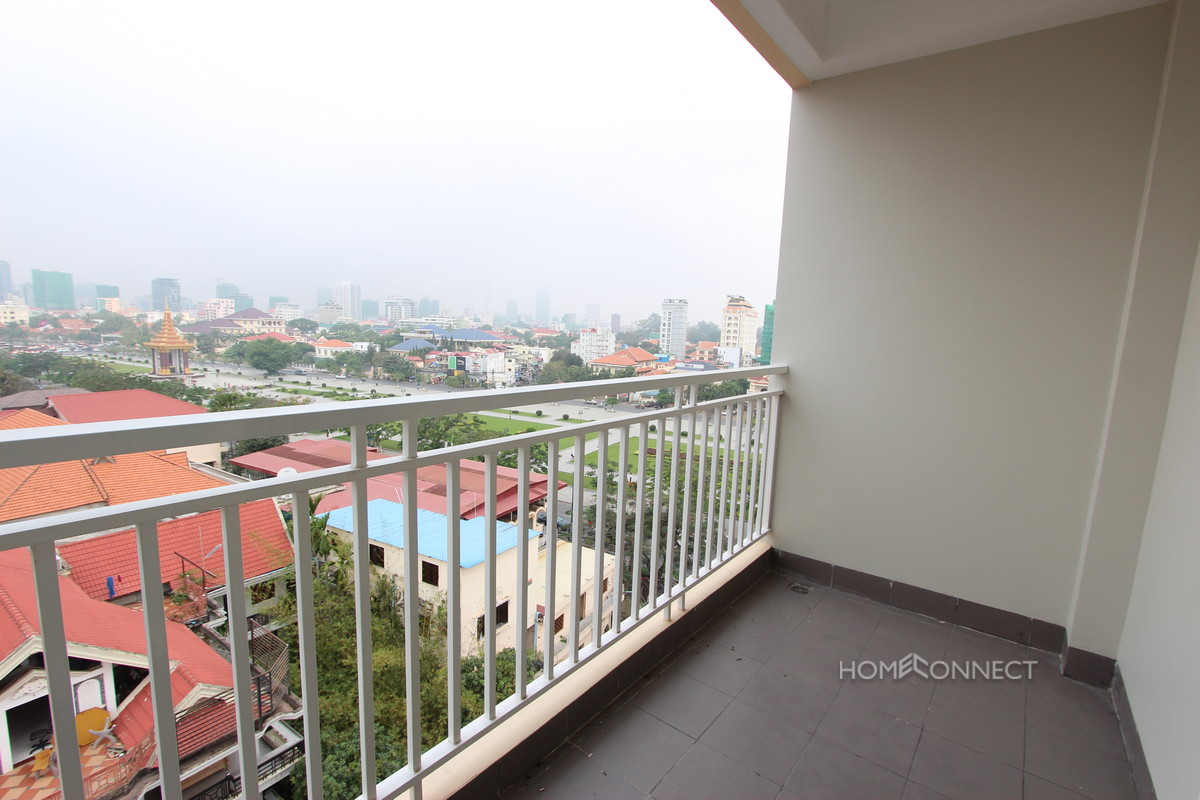 Luxurious 2 Bedroom Apartment in Tonle Bassac | Phnom Penh Real Estate