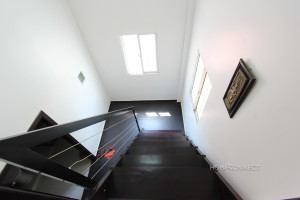 Refurbished 1 Bedroom Apartment in Tonle Bassac | Phnom Penh Real Estate