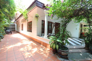 Large Western Style 6 Bedroom Villa For Rent Near Aeon Mall | Phnom Penh Real Estate