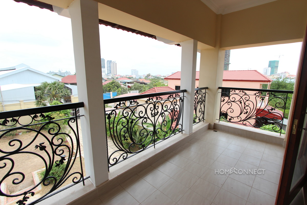 Large Villa With a Garden in Chroy Changva | Phnom Penh Real Estate