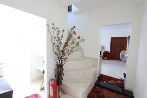 Colonial 2 Bedroom Apartment Near Riverside For Sale | Phnom Penh Real Estate