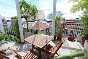 Colonial 2 Bedroom Apartment Near Riverside For Sale | Phnom Penh Real Estate