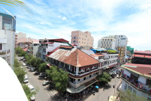 Colonial 2 Bedroom Apartment Near Riverside For Sale | Phnom Penh Real Estate