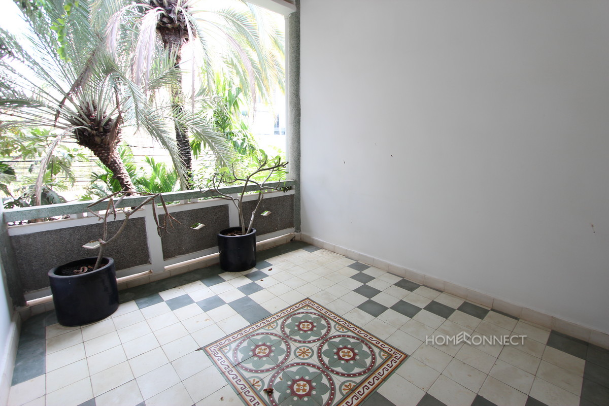 Large Balcony 2 Bedroom Apartment For Rent in Daun Penh | Phnom Penh Real Estate