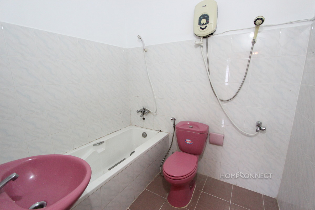 Large and Spacious 3 Bedroom Apartment in Tonle Bassac | Phnom Penh Real Estate