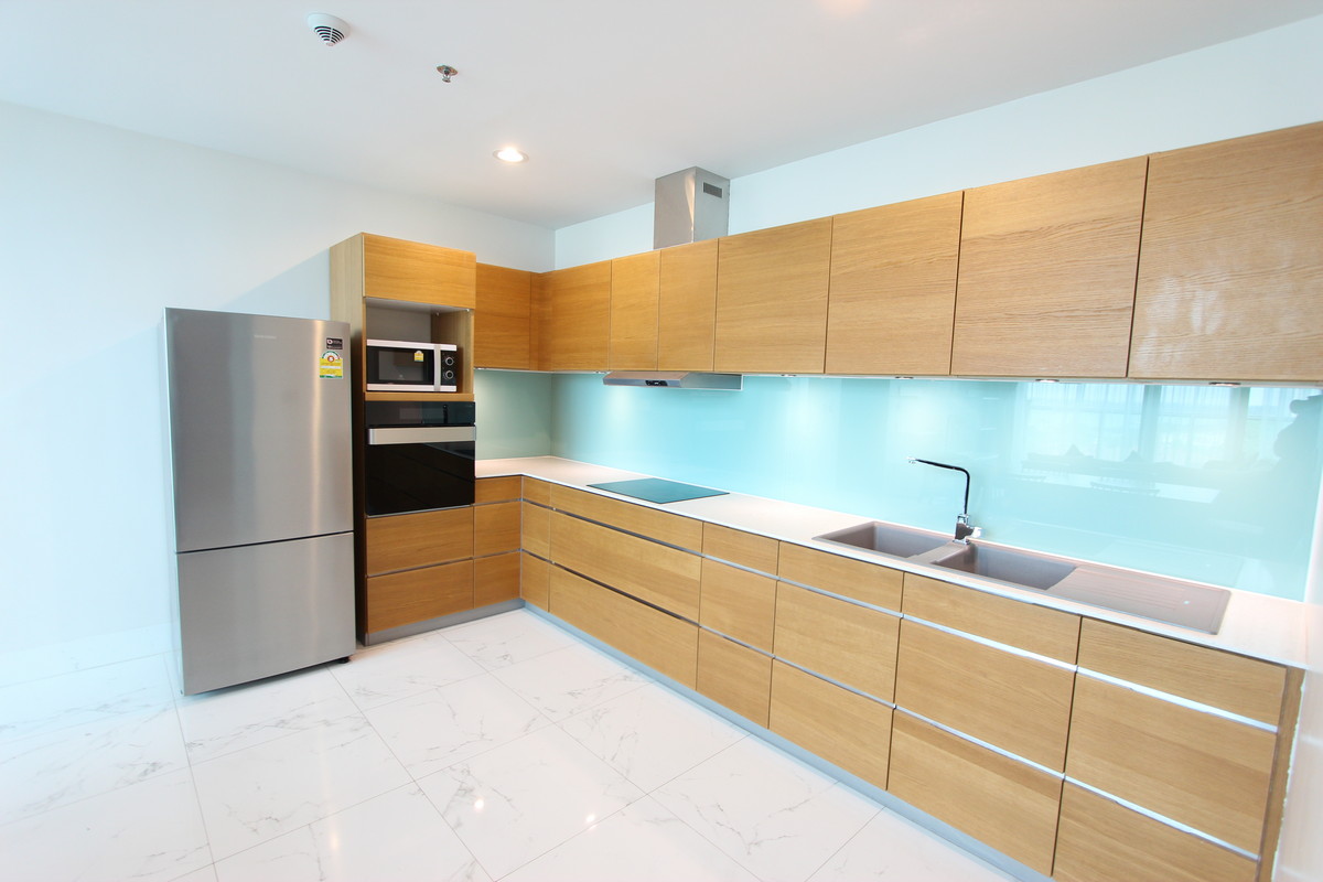 Exquisite 4 Bedroom Penthouse in Daun Penh | Phnom Penh Real Estate